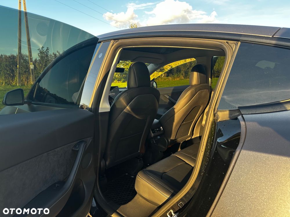 Tesla Y Model Long Range Dual Motor AWD - 9