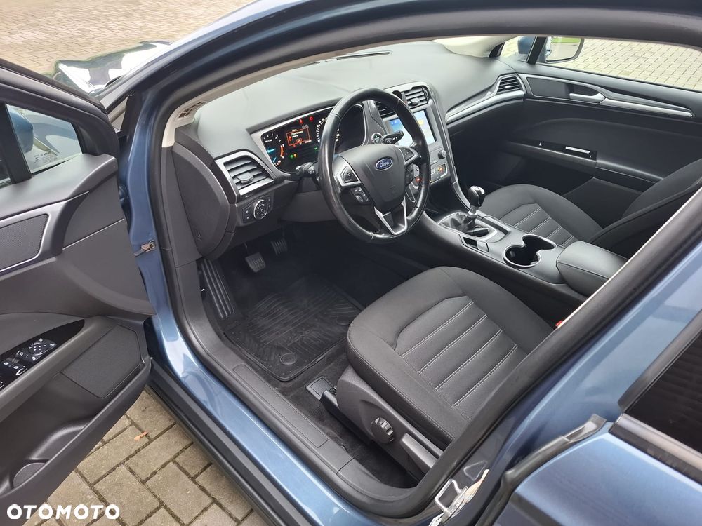 Ford Mondeo - 35