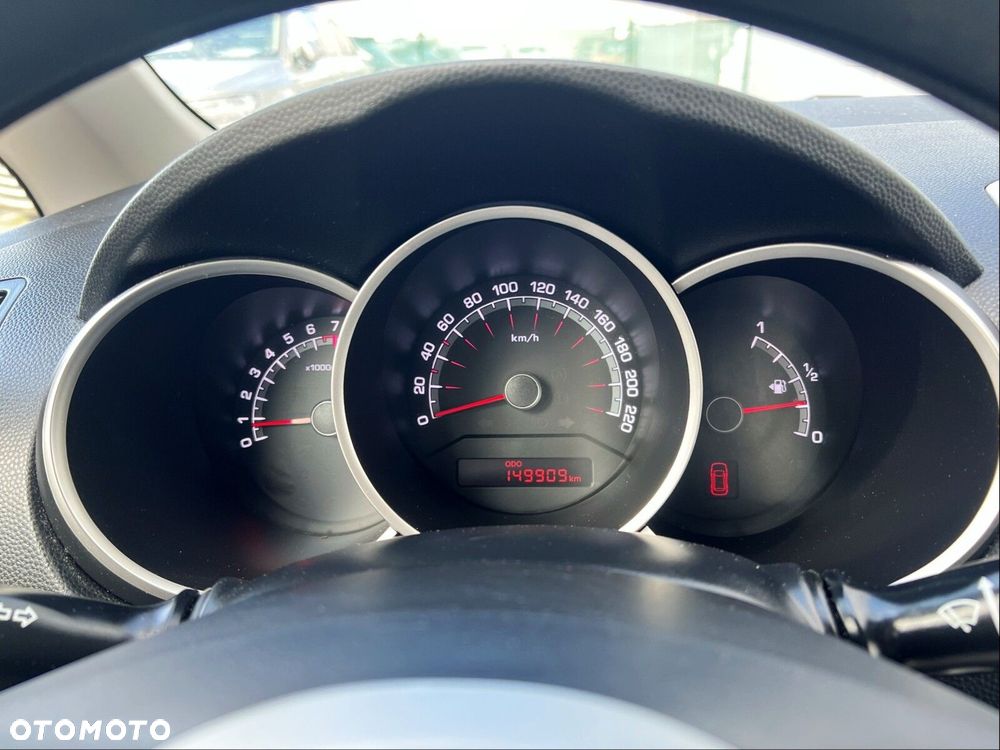 Kia Venga 1.6 M - 17
