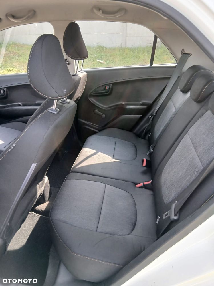 Kia Picanto 1.0 L - 11