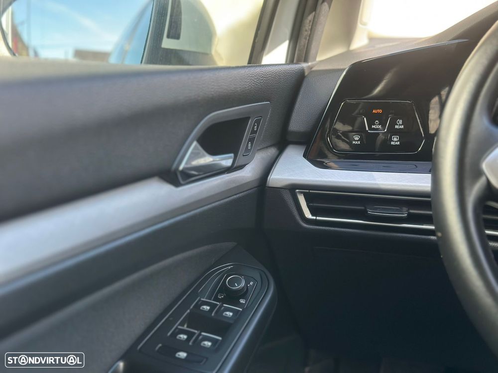 VW Golf 2.0 TDI Conceptline - 29