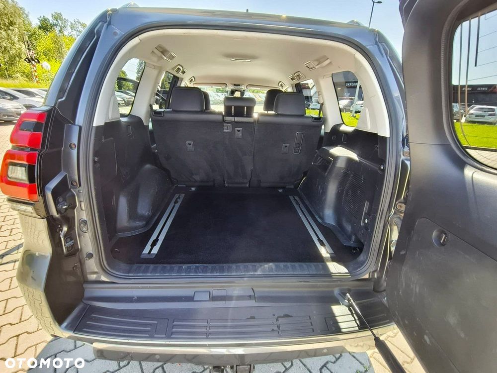 Toyota Land Cruiser - 21