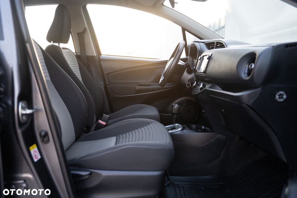 Toyota Yaris Hybrid 100 Premium EU6 - 16