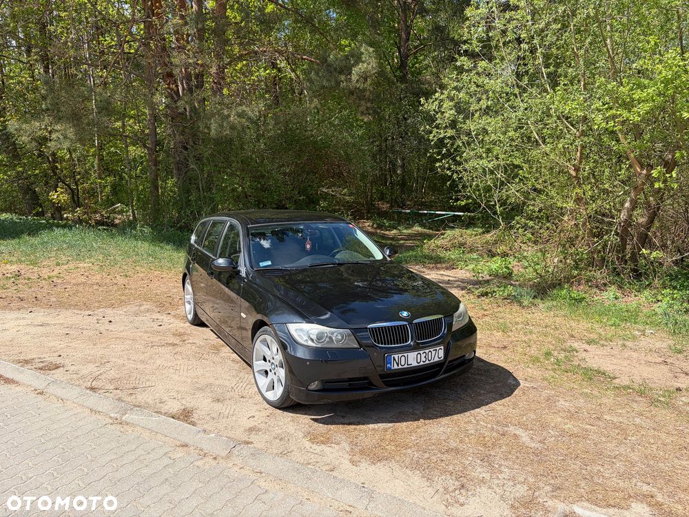 BMW Seria 3 325i - 1