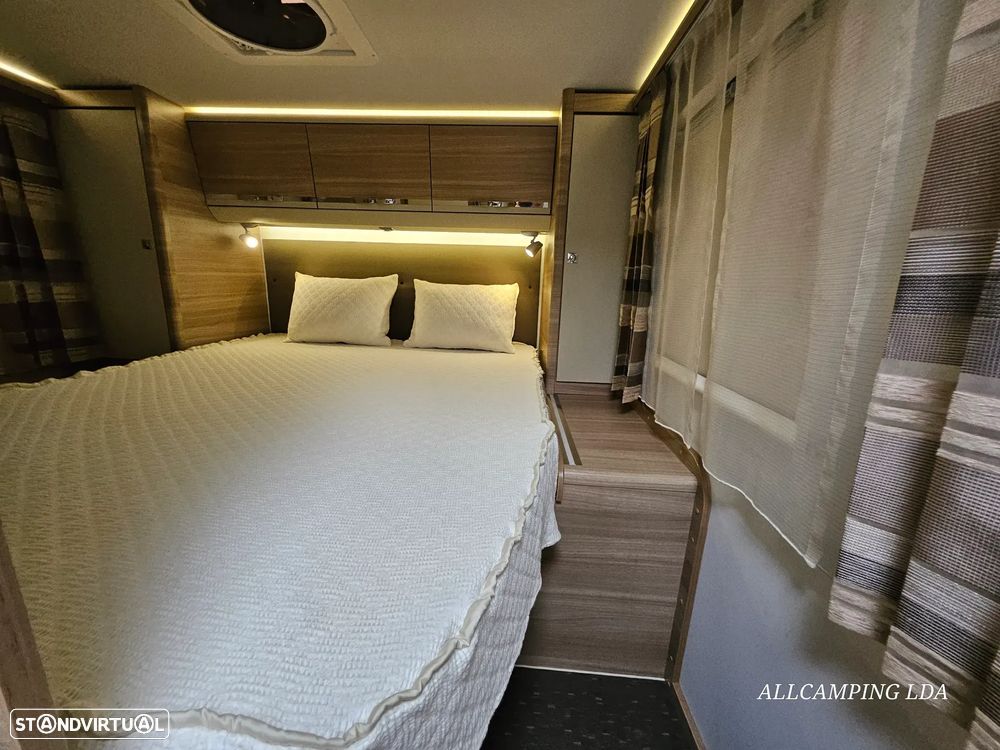 Adria Matrix M670SBC 50 YEARS 5 LUGARES DE LIVRETE CAMA CENTRAL + BASCULANTE - 31