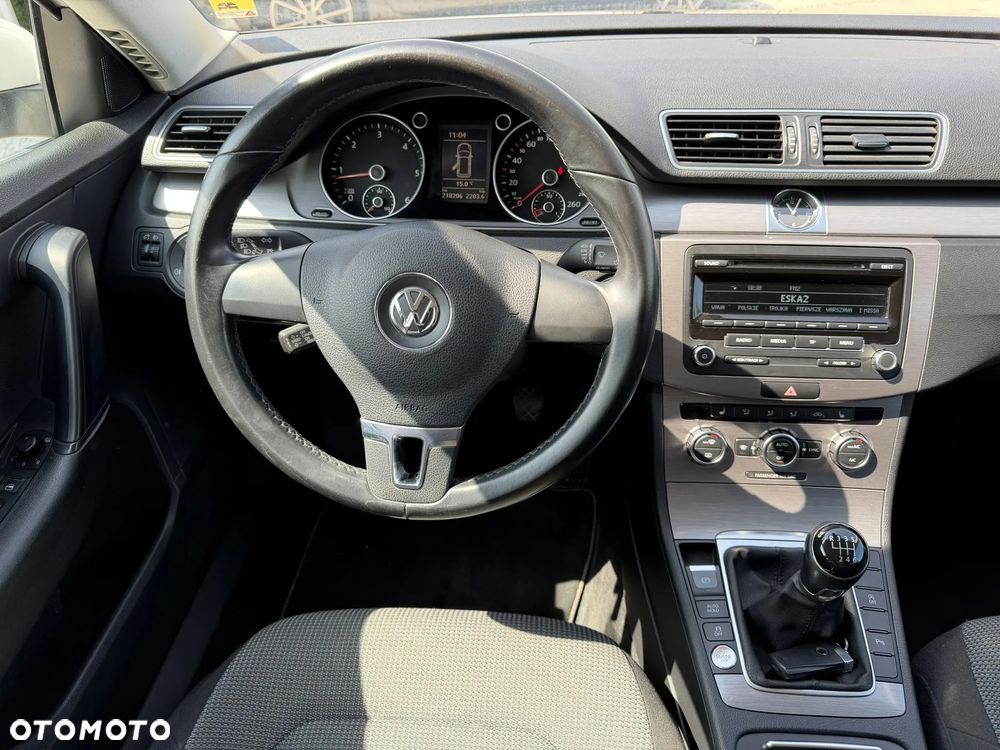 Volkswagen Passat 1.6 TDI Comfortline - 15