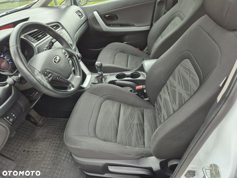 Kia Ceed - 9