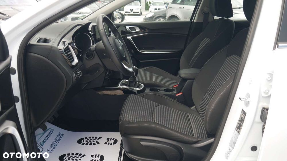 Kia Ceed - 14