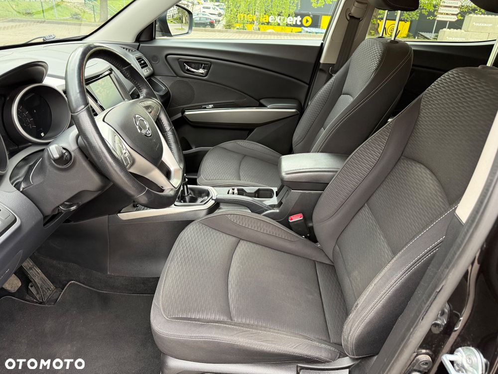 SsangYong/KGM Tivoli e-XGi 160 2WD Black+White - 15