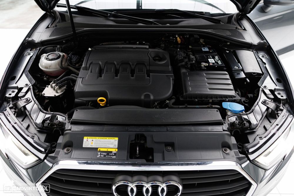 Audi A3 Limousine 30 TDI - 18
