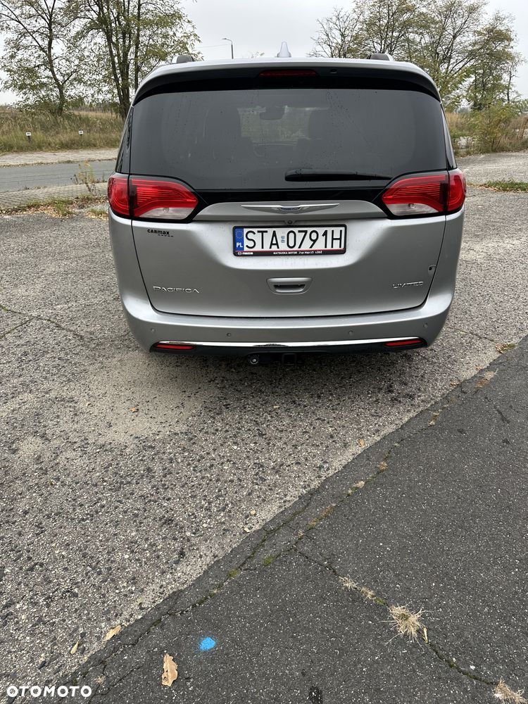 Chrysler Pacifica - 6