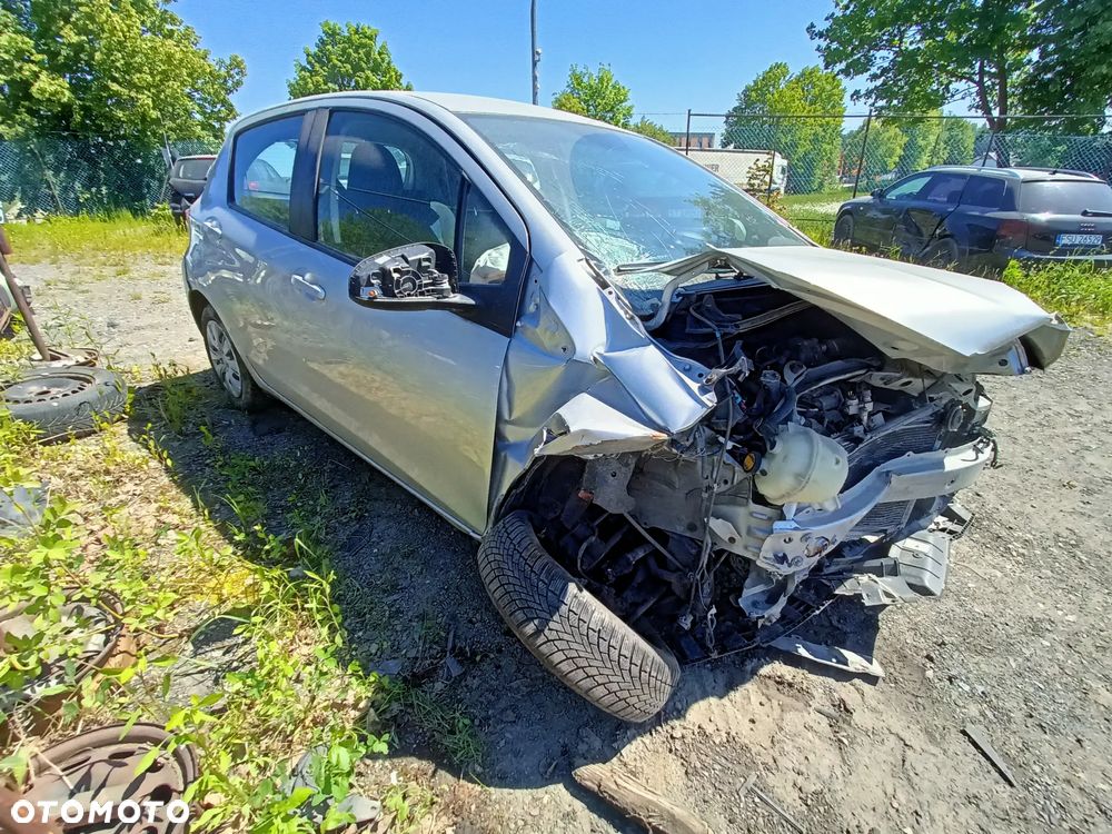 Toyota Yaris III 1.4 D4D Cała na CZĘŚCI - 3