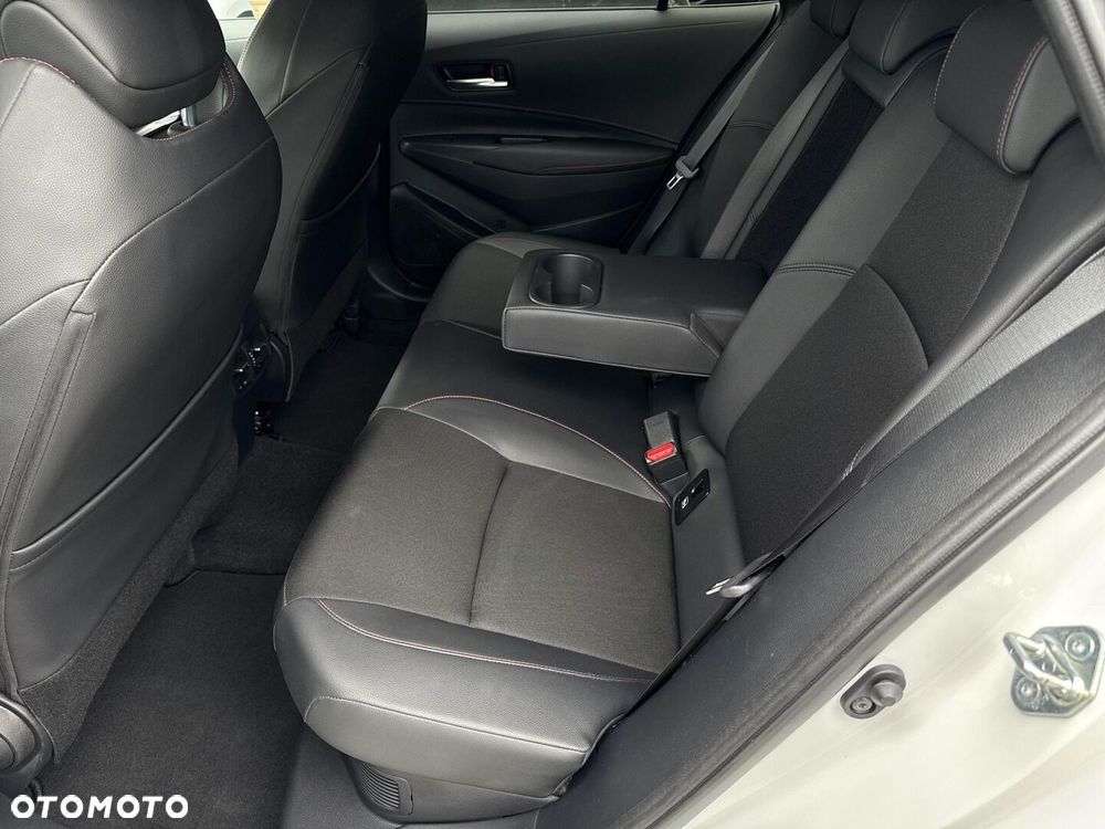 Toyota Corolla 1.8 Hybrid GR Sport - 32