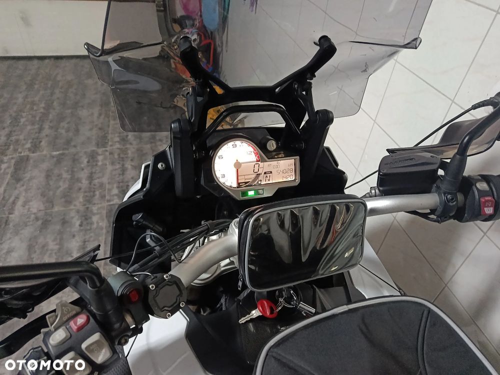 BMW XR - 24