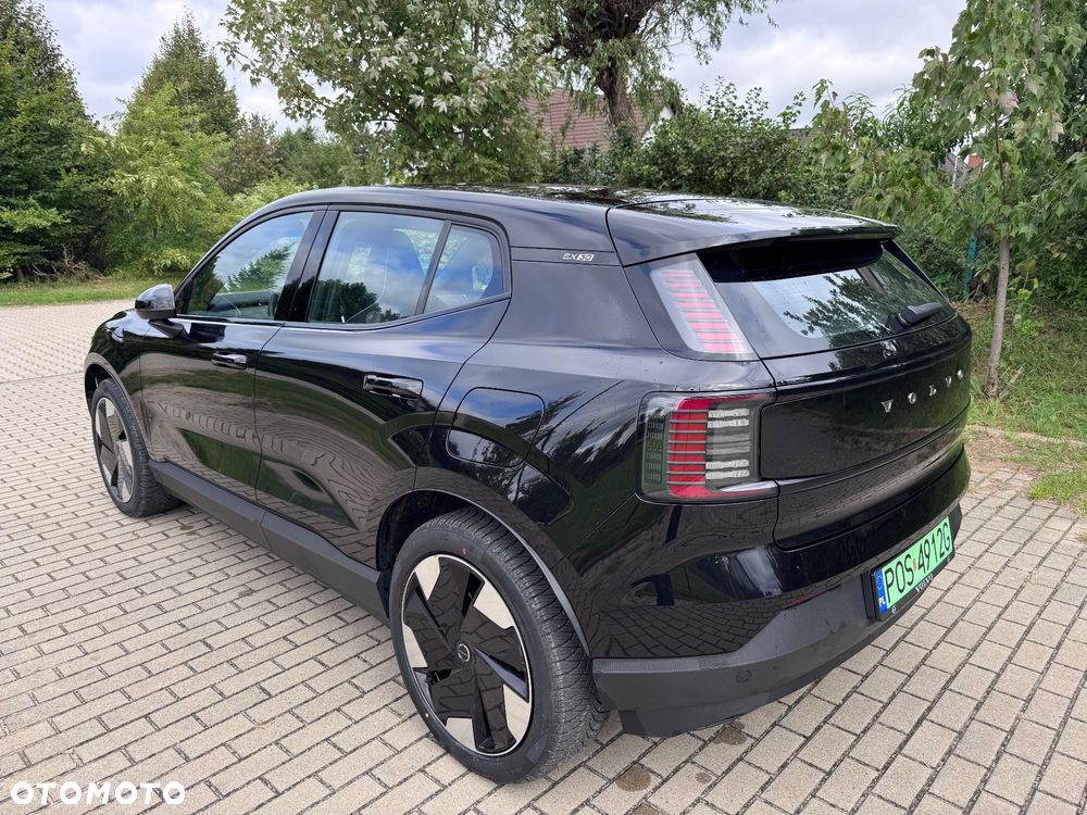 Volvo EX30 Single Motor Extended Range RWD Black Edition Plus - 11