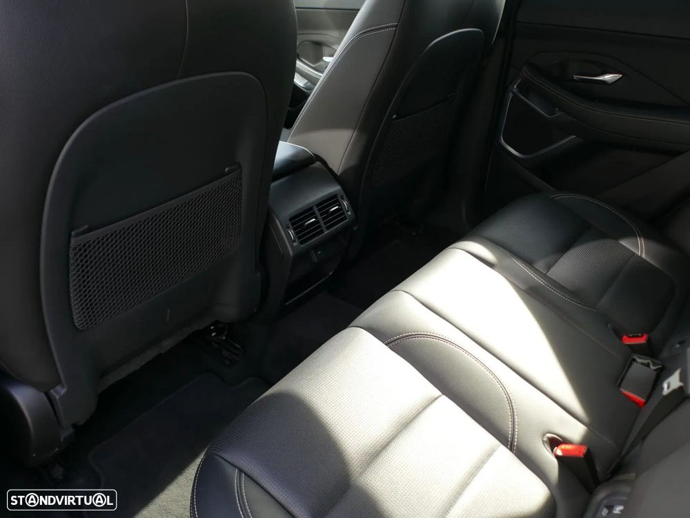 Jaguar E-Pace 1.5 P300e R-Dynamic HSE AWD Aut. - 32