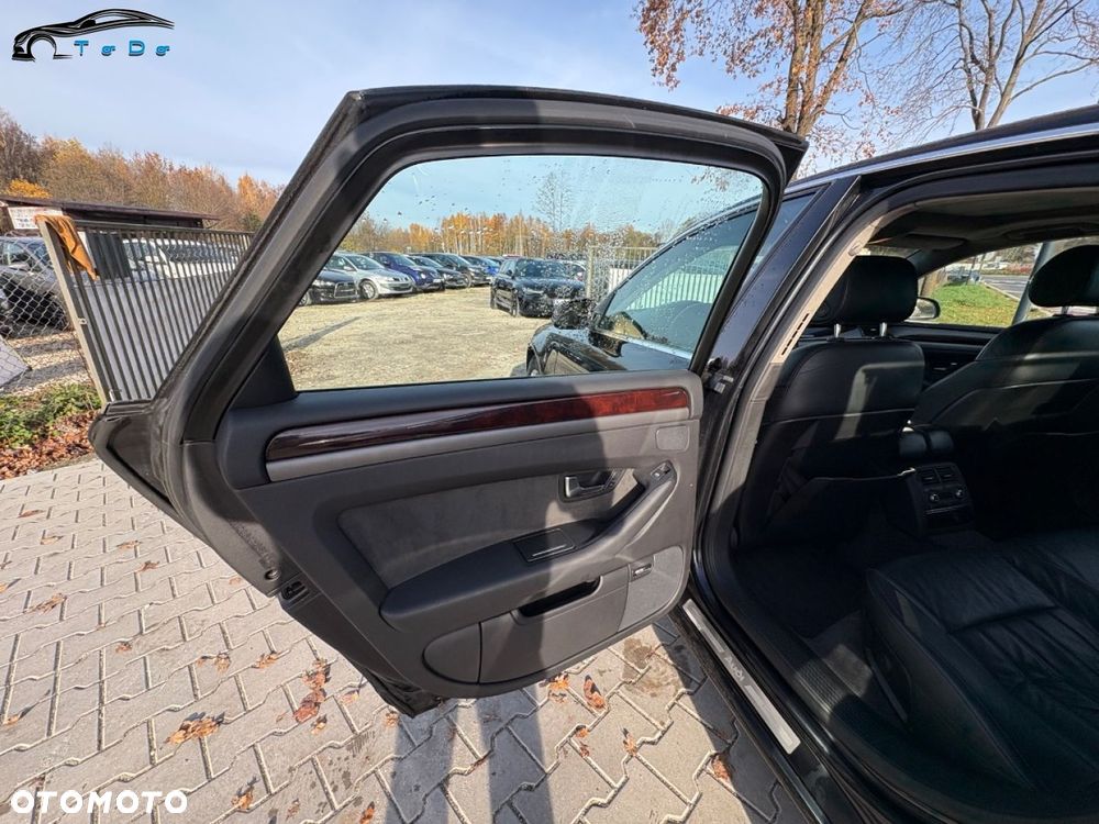 Audi A8 4.2 Quattro - 31
