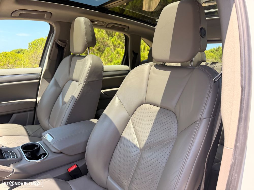 Porsche Cayenne S - 9