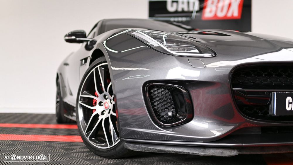 Jaguar F-Type 2.0 i4 Chequered Flag - 19