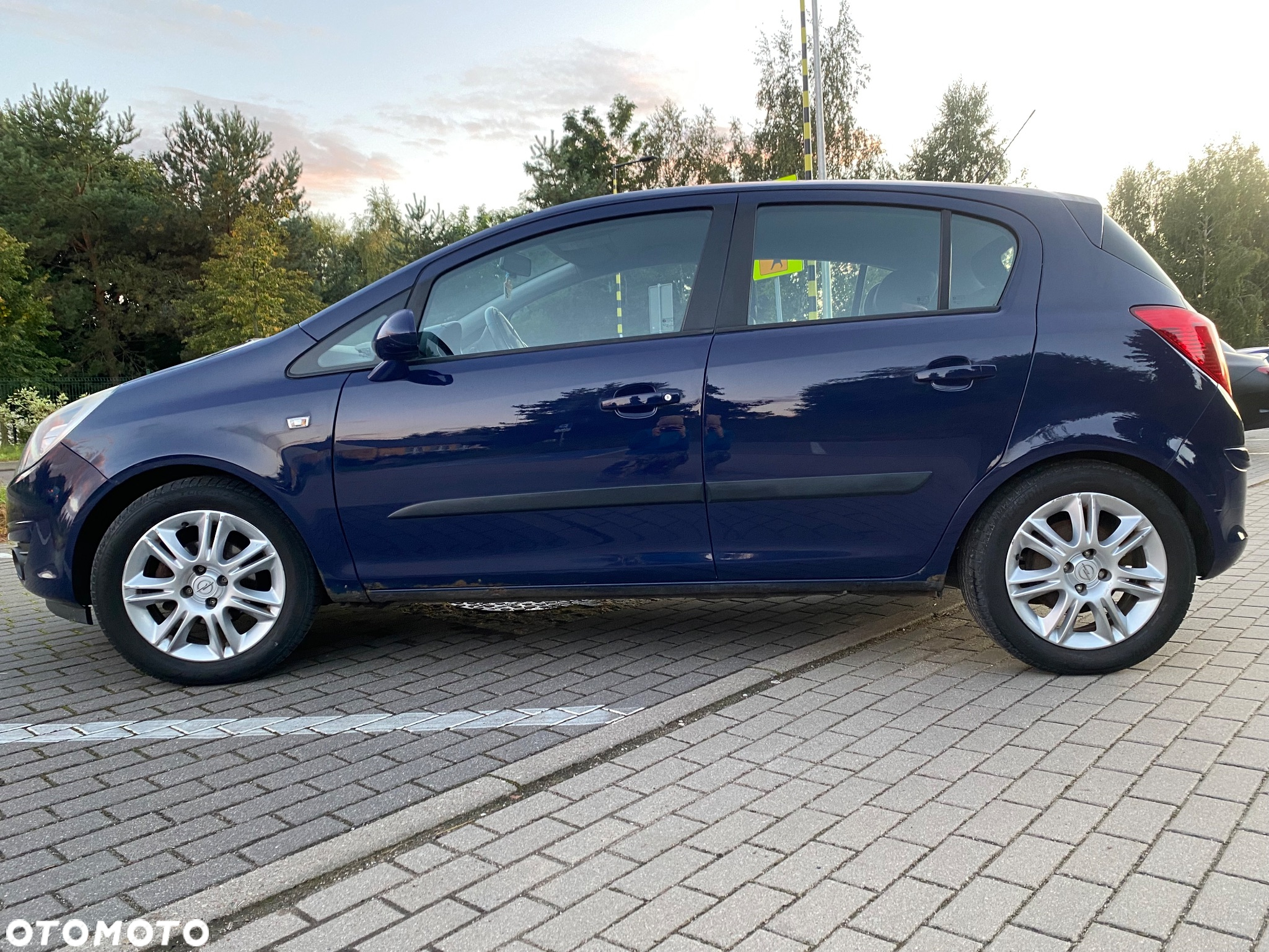 Opel Corsa 1.2 16V Cosmo - 3
