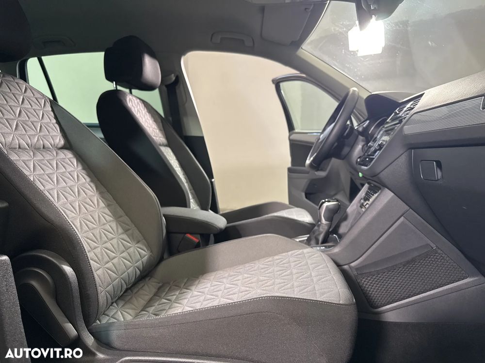 Volkswagen Tiguan - 12