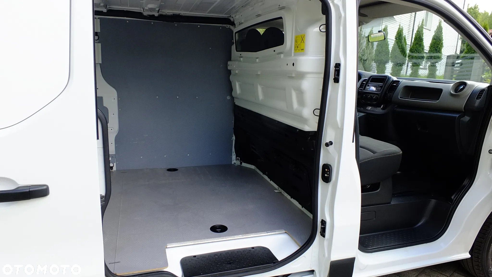 Renault Trafic - 17