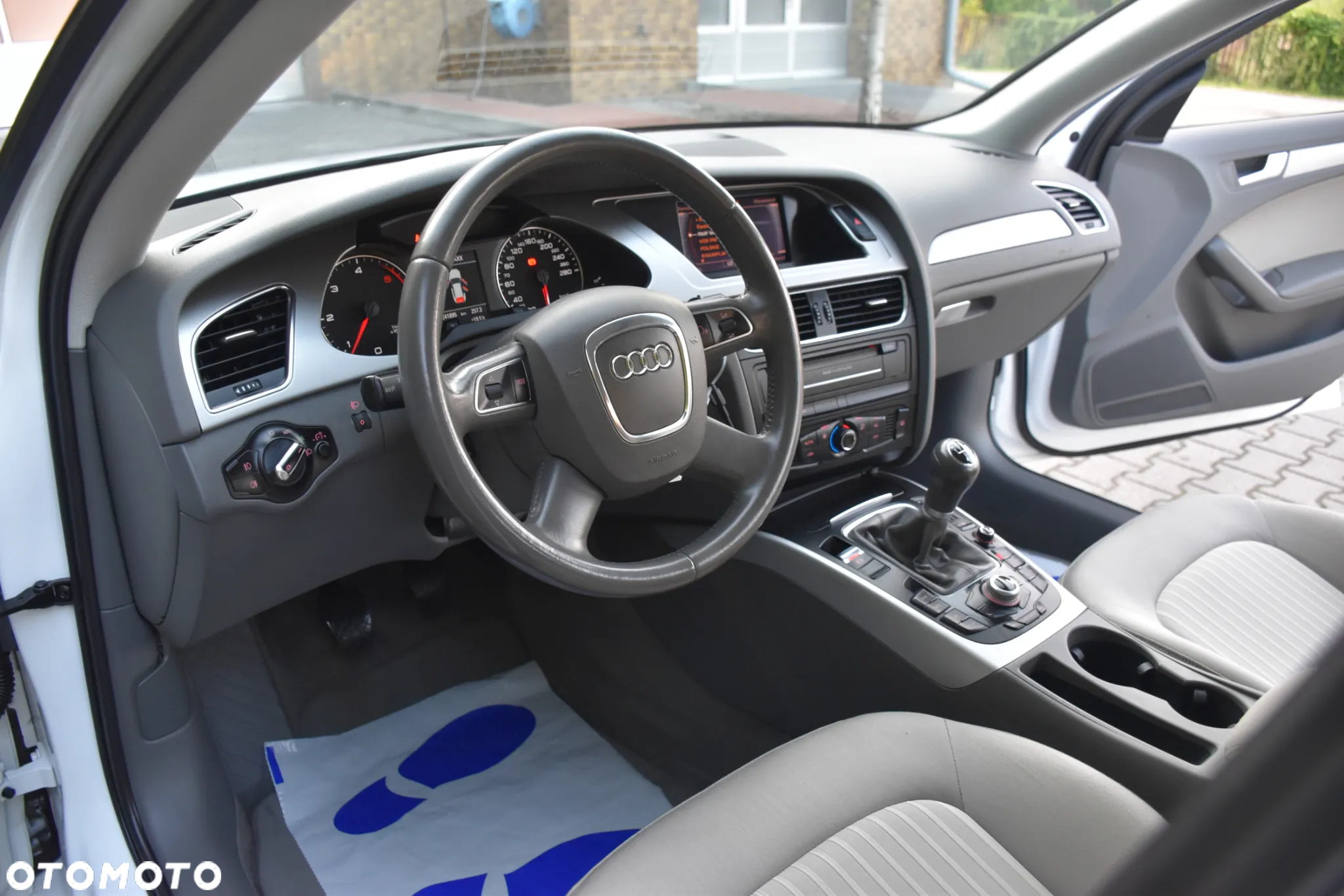 Audi A4 Avant 2.0 TDI DPF Ambiente - 9