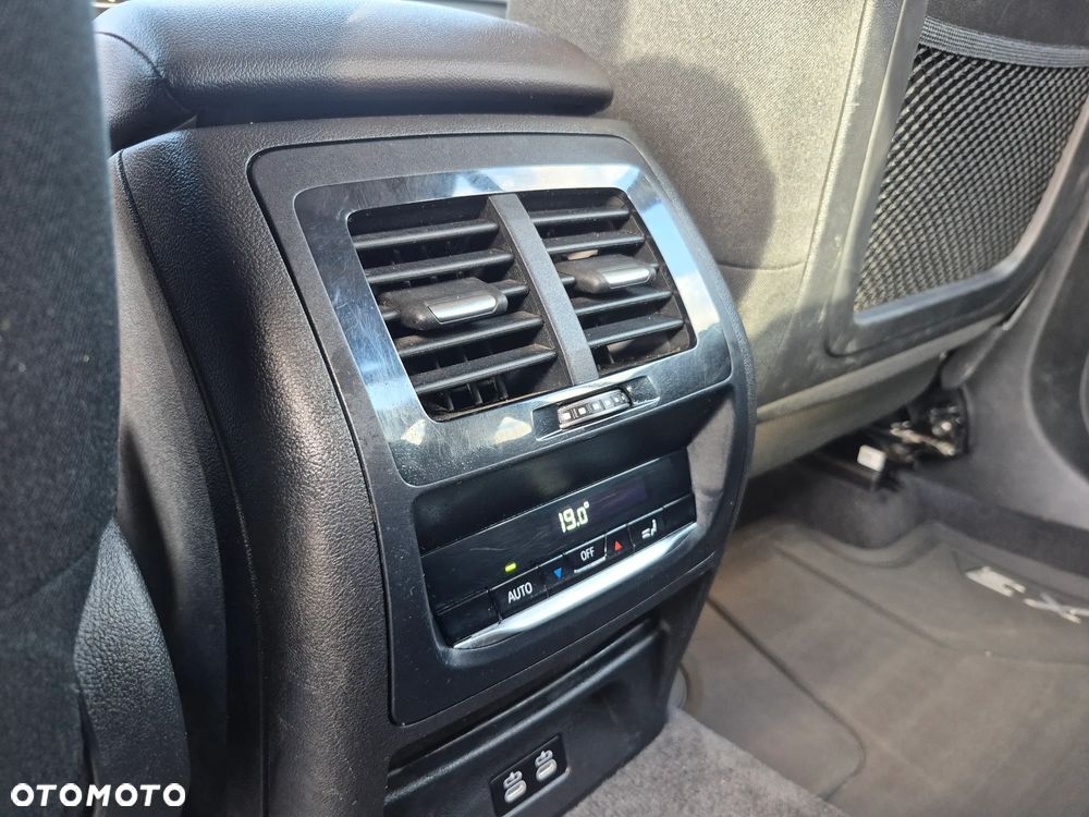 BMW X3 xDrive20i GPF Business Edition - 20