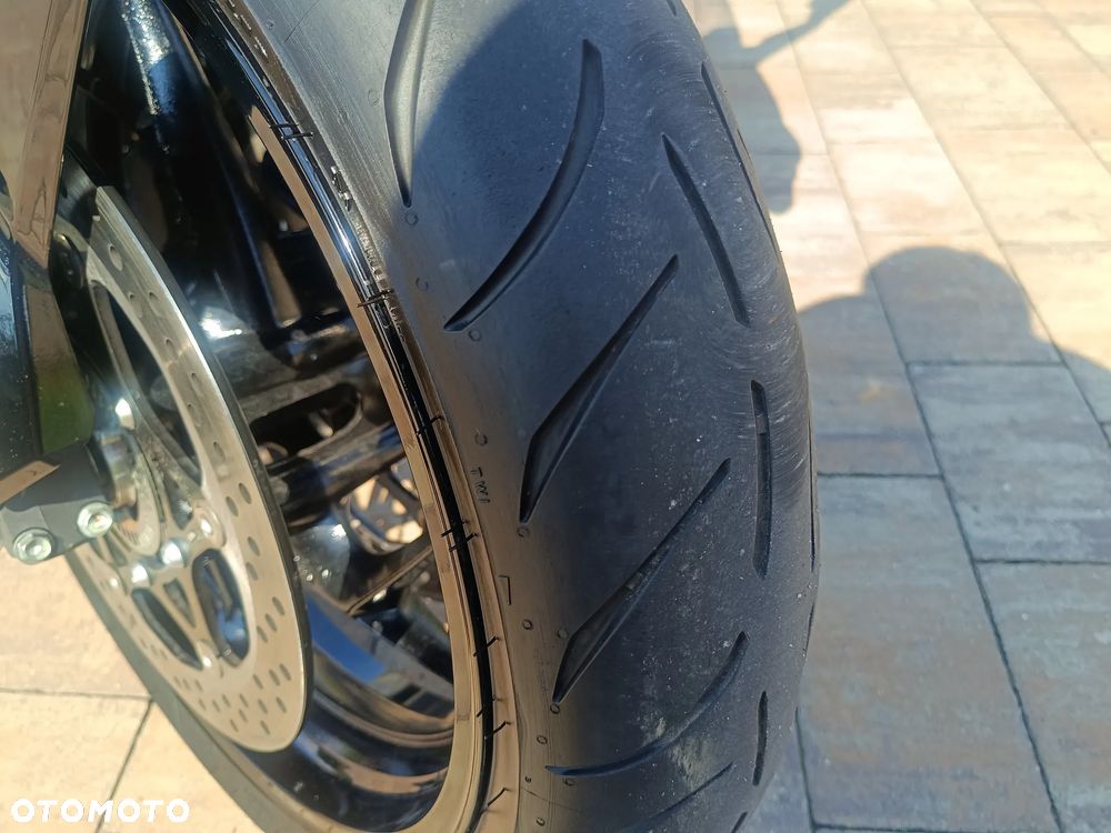 Suzuki GSX 1000 - 33