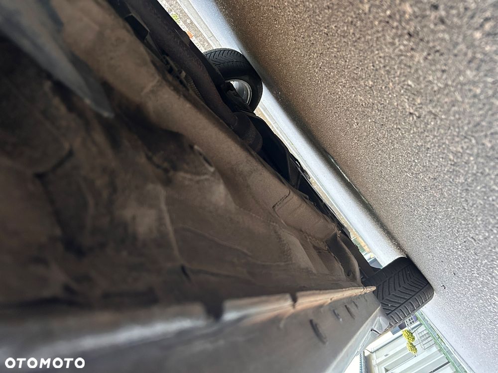 Mitsubishi Lancer 1.5 Inform - 15