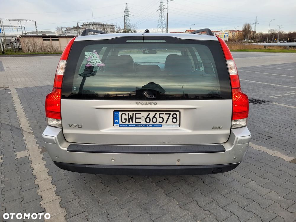 Volvo V70 2.4 D AWD Momentum - 6
