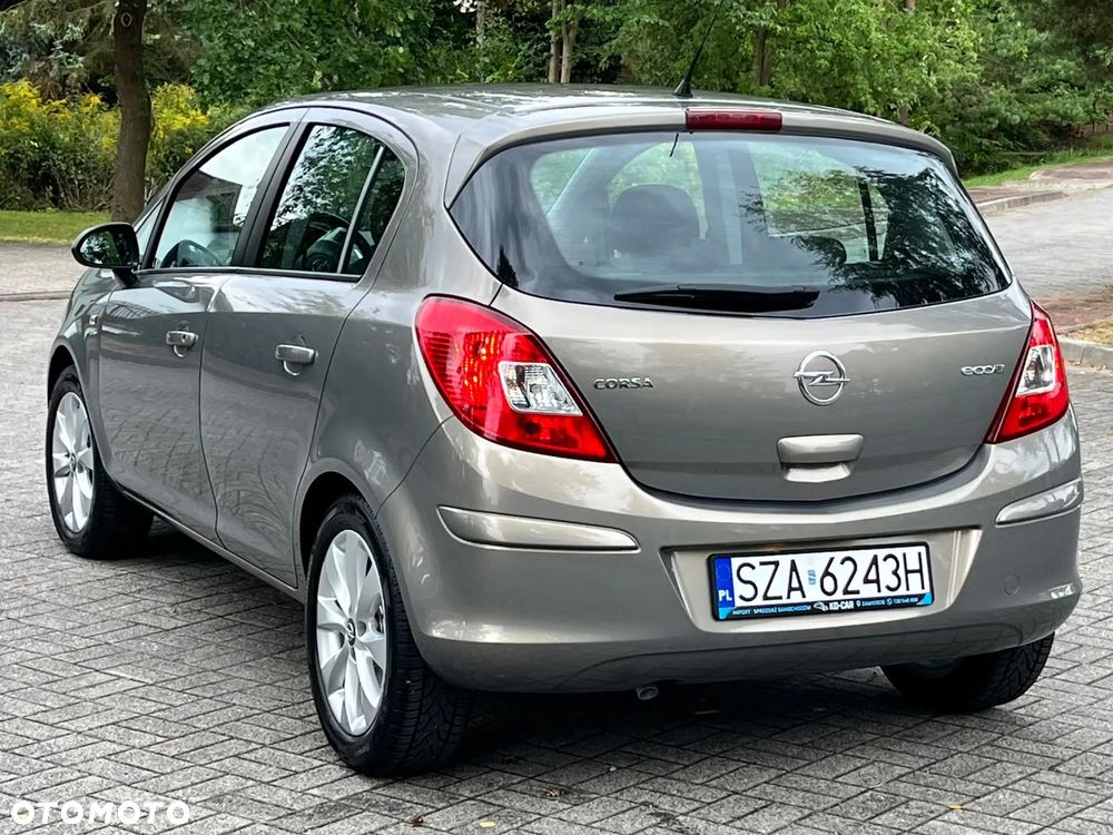 Opel Corsa 1.2 16V Edition / Active - 15