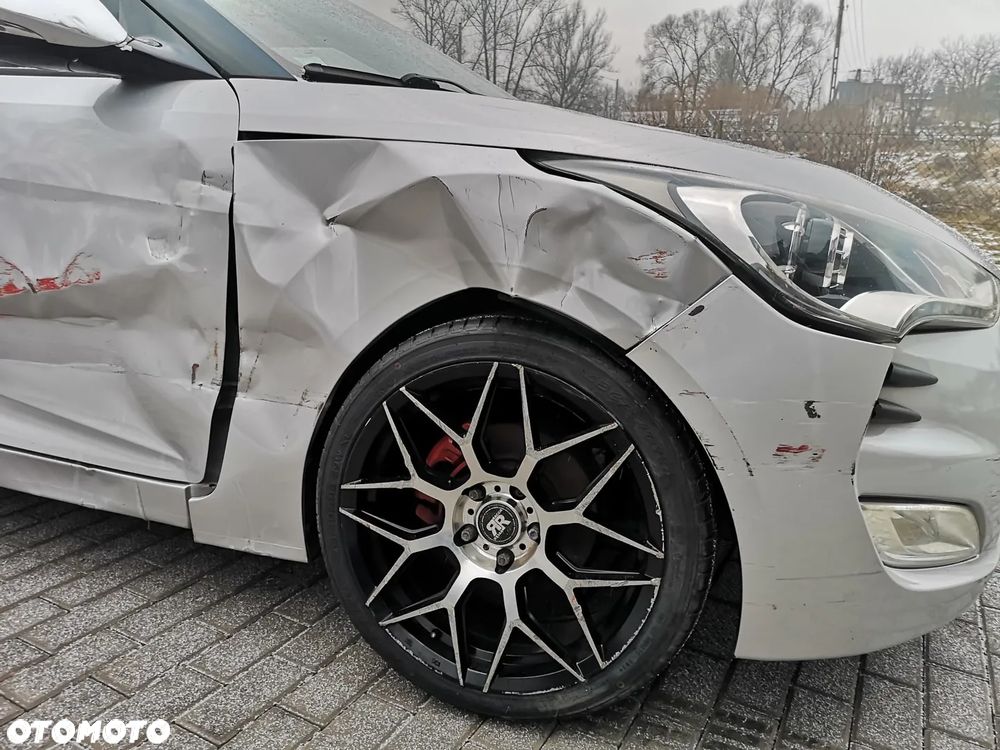 Hyundai Veloster 1.6 GDI Premium - 17