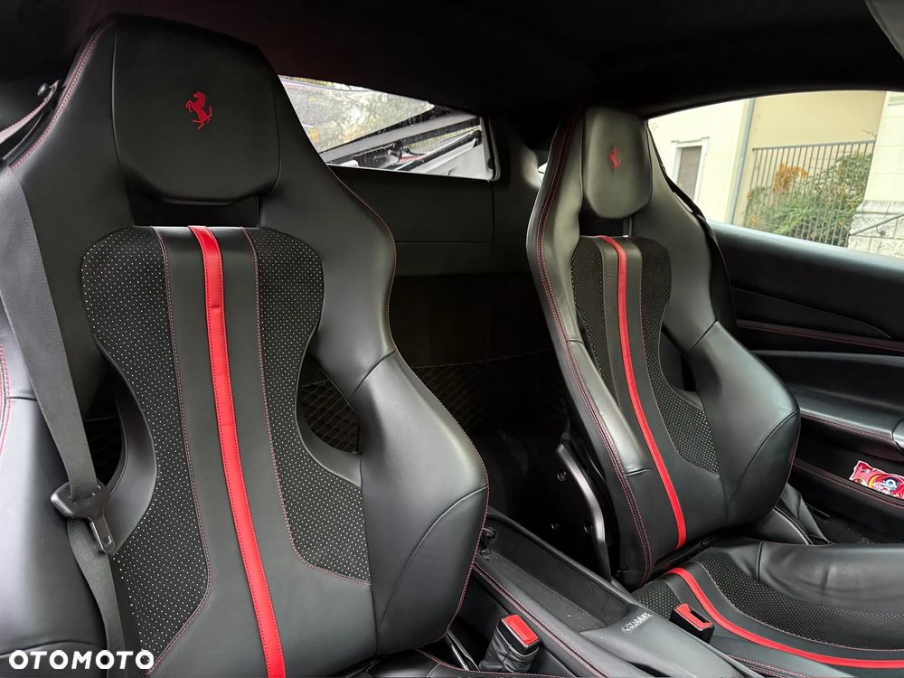 Ferrari F8 Tributo - 14