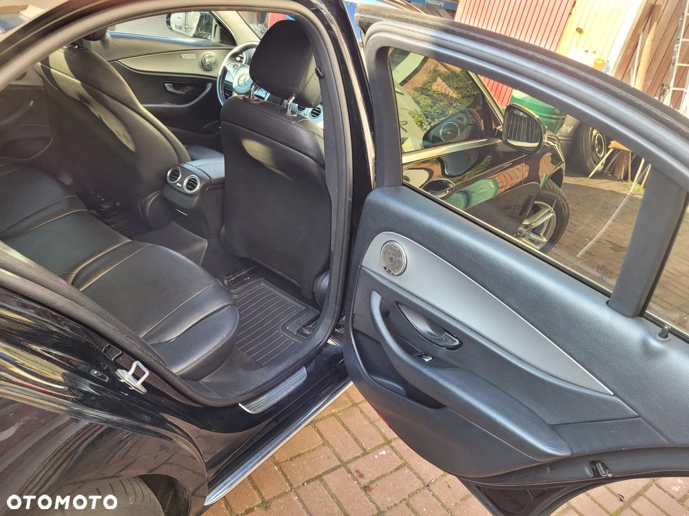 Mercedes-Benz Klasa E 200 d T 9G-TRONIC - 10