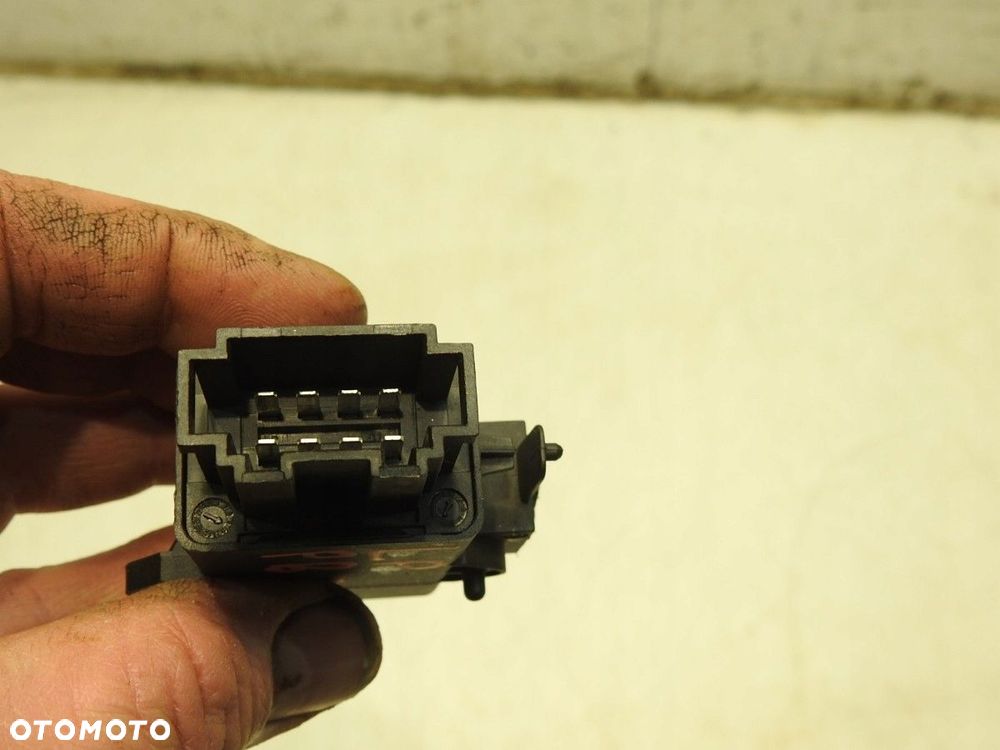 MODUŁ STEROWNIK PODGRZEWANIA FOTELA LEWY VW PASSAT B7 5K0959772 - 3