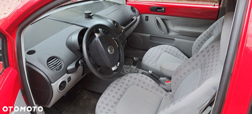 Volkswagen New Beetle - 7