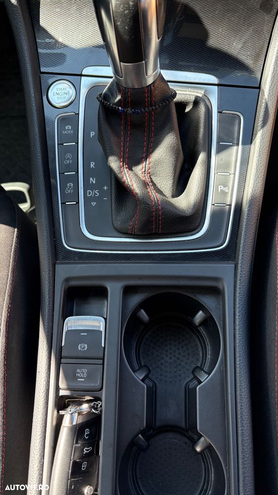 Volkswagen Golf - 17