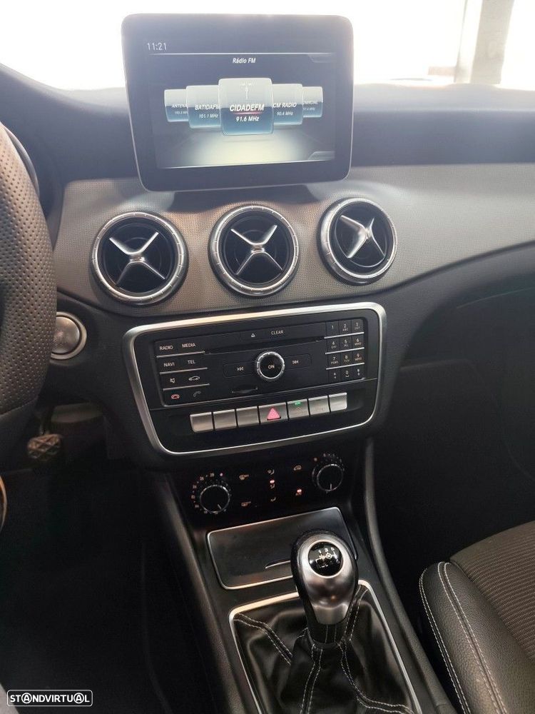 Mercedes-Benz CLA 180 d Urban - 28