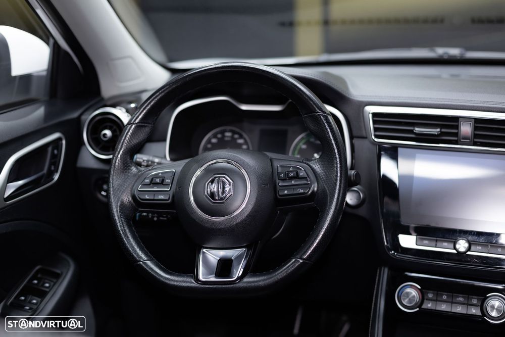 MG ZS EV 44.5 kWh Luxury - 35