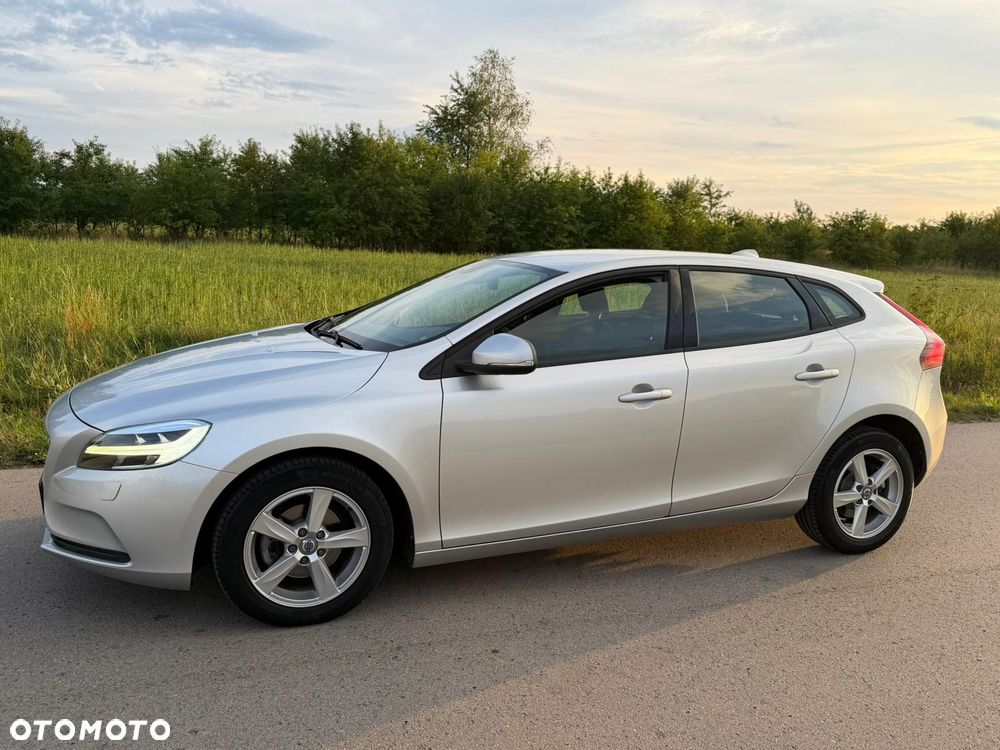 Volvo V40 D2 Drive-E Momentum - 4