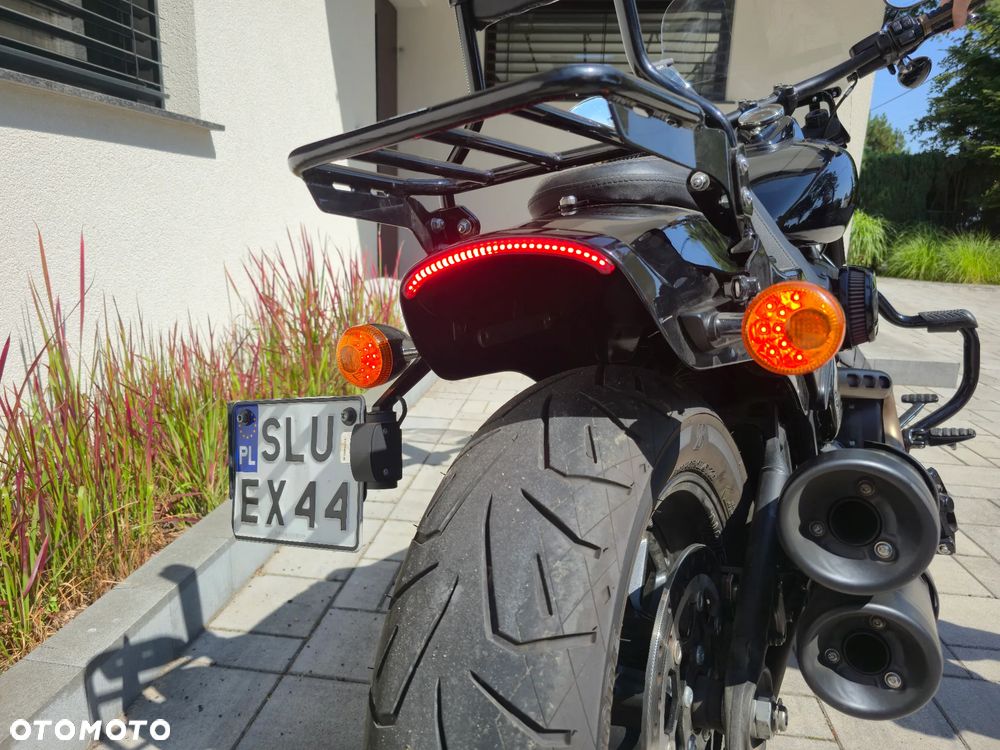 Harley-Davidson Softail Fat Bob - 18