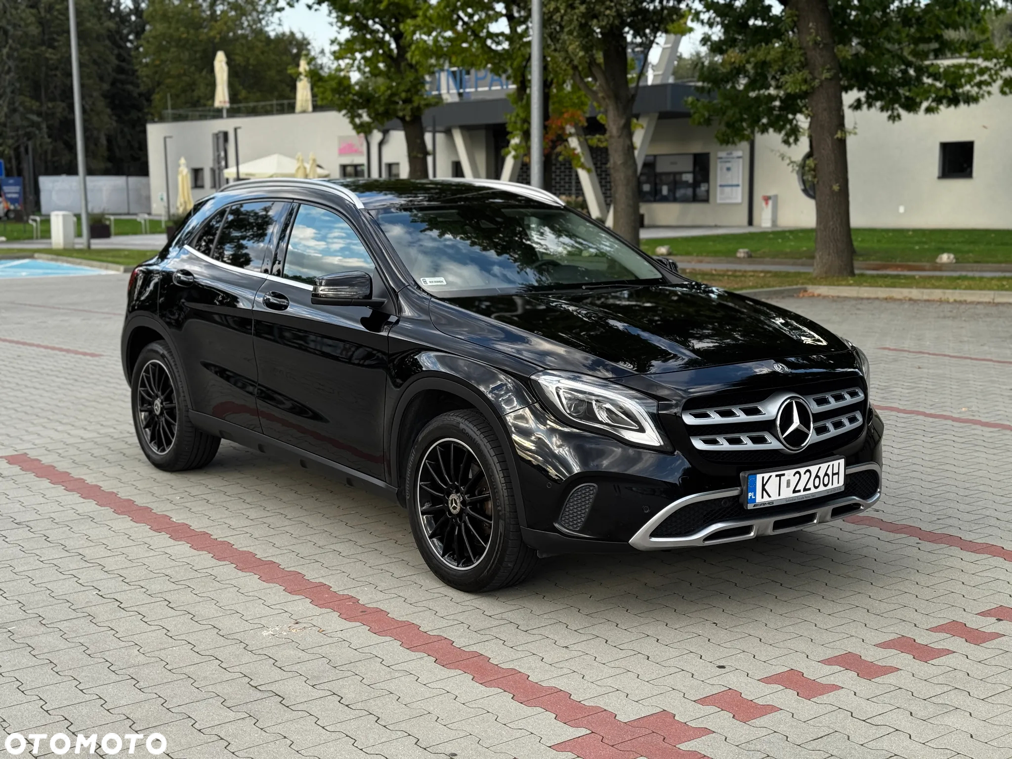 Mercedes-Benz GLA 200 7G-DCT - 2