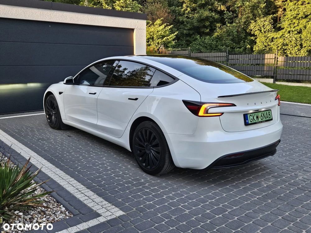 Tesla Model 3 - 6