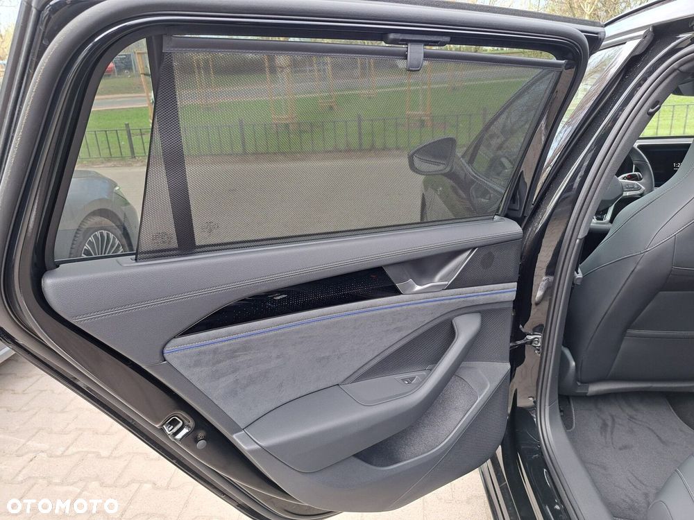 Volkswagen Passat - 14