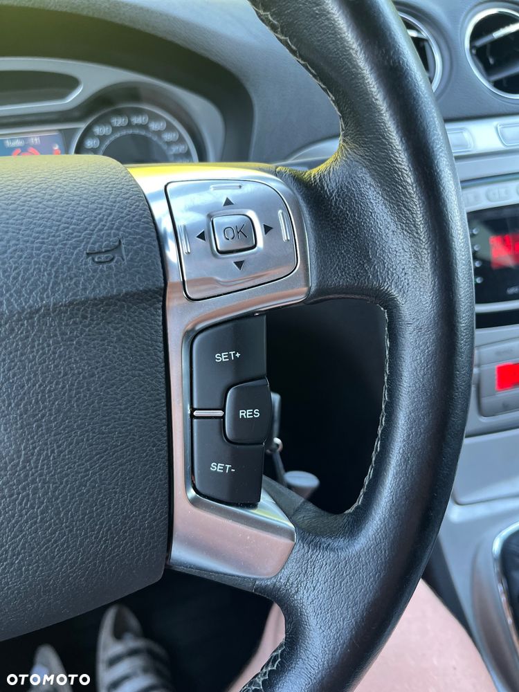 Ford S-Max - 16
