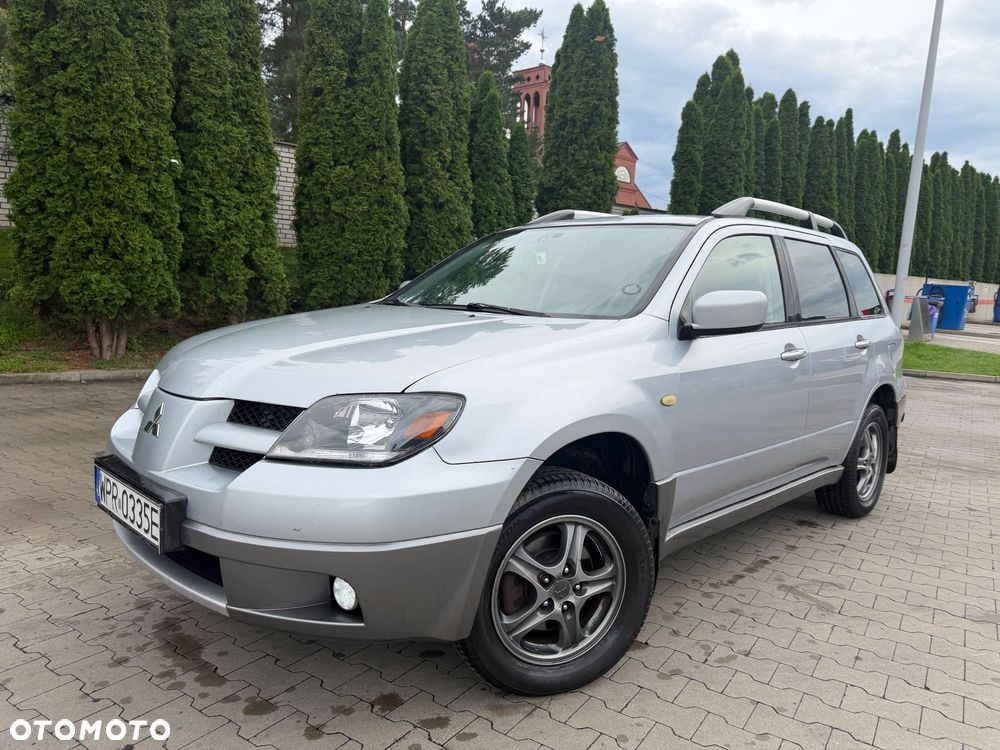 Mitsubishi Outlander - 1