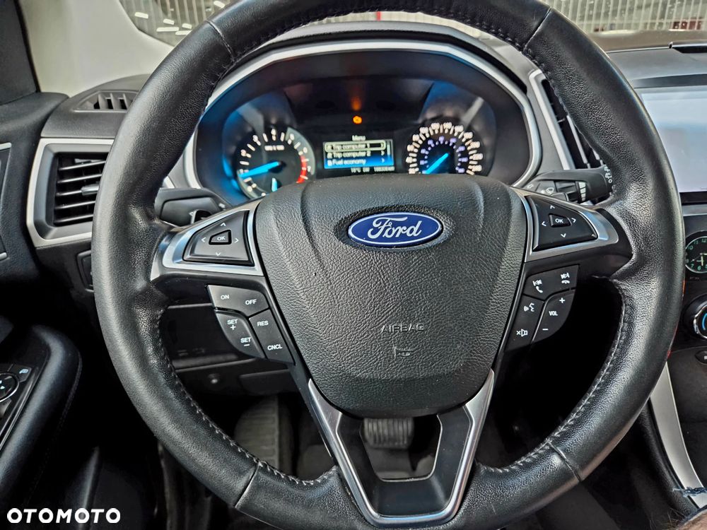 Ford Edge - 8
