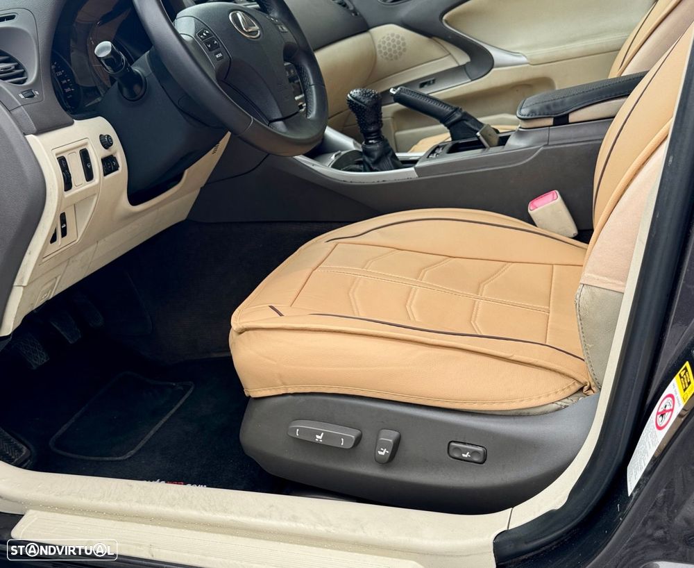 Lexus IS 220 d Executive 6G - 11