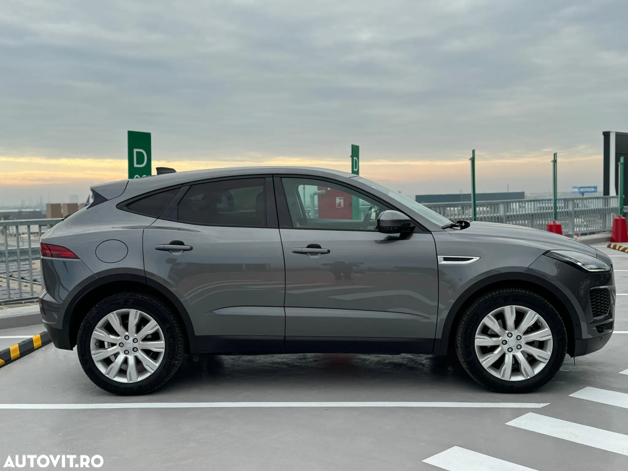 Jaguar E-Pace D150 AWD SE - 12